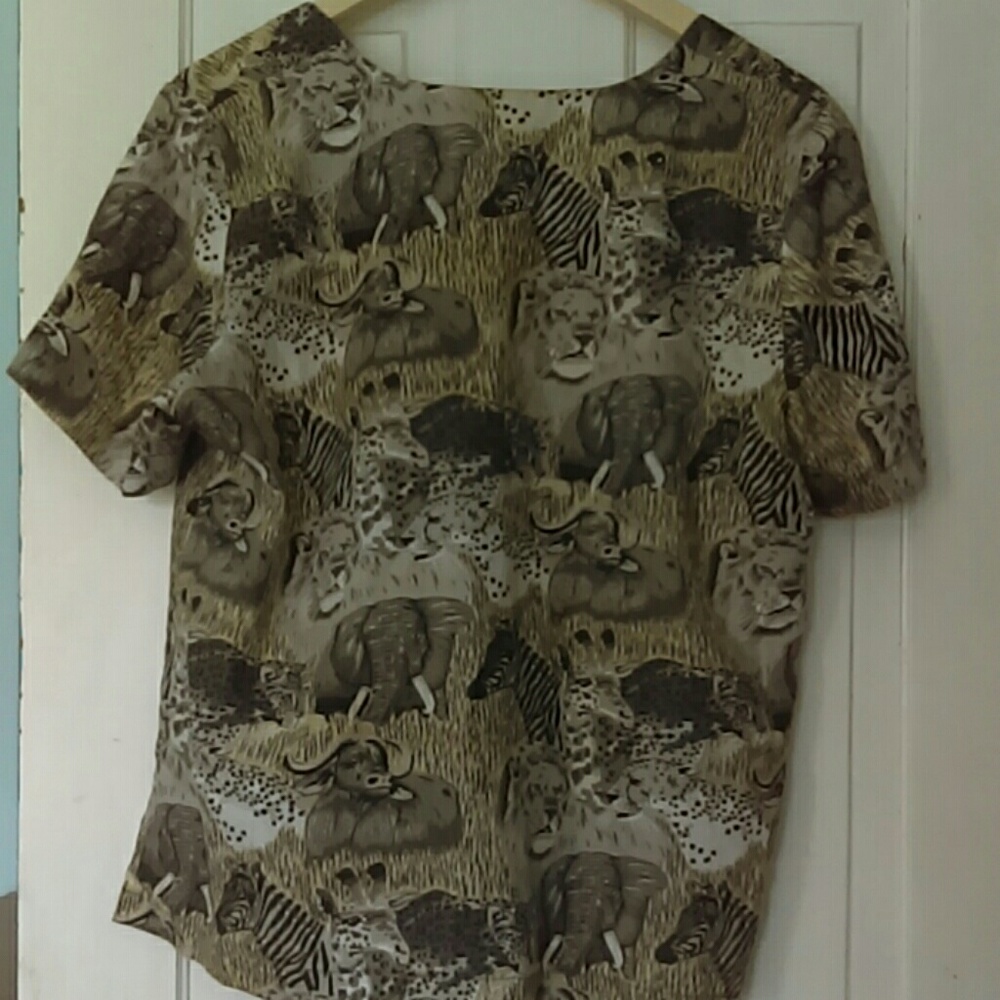 Shirt - Picture 3 of 4